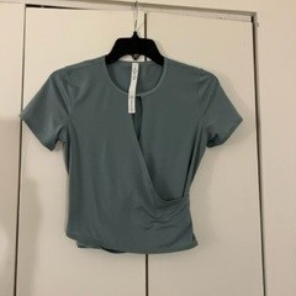 Lululemon top